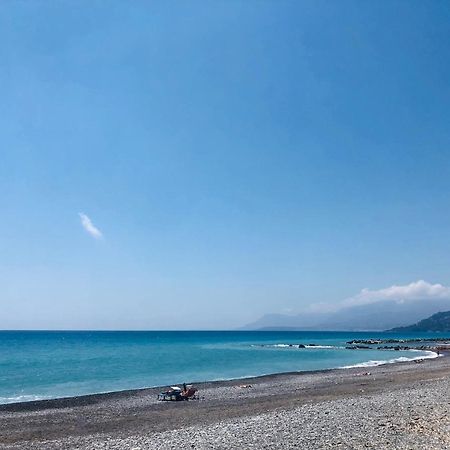 Peaceful Apartment 1 Minute Walk To The Beach Ventimiglia Luaran gambar